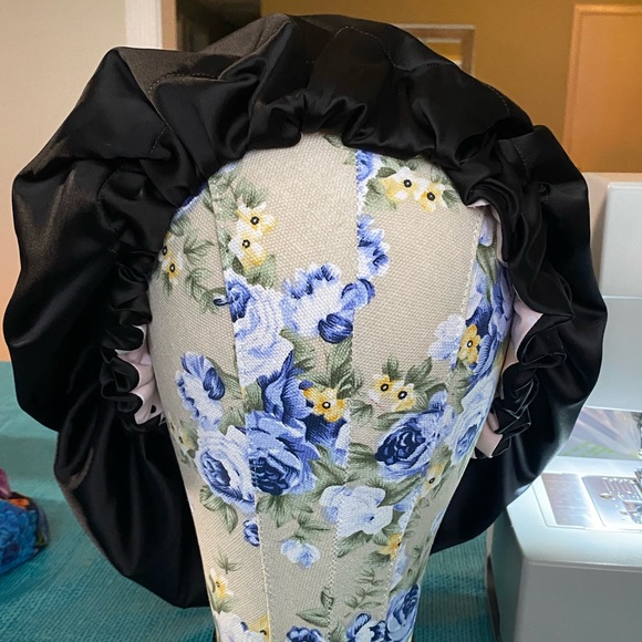 Premium silk bonnets - Picture 2 of 6
